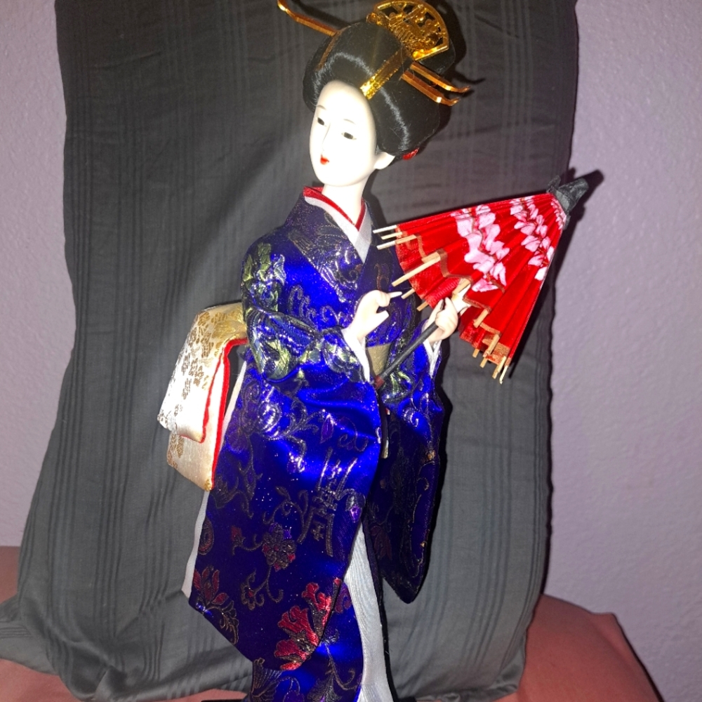 Geisha doll